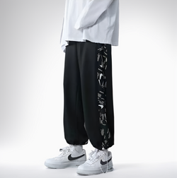 SOWHATON™ WEAR SIDE SCRIPT SWEATPANTS