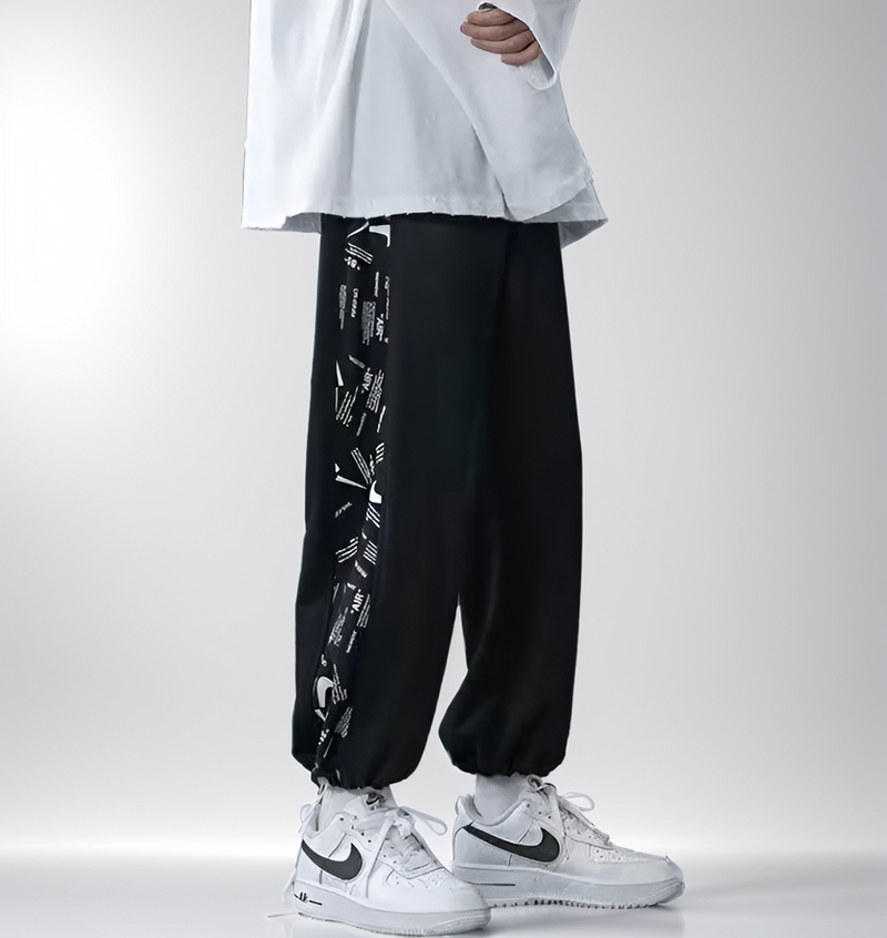 SOWHATON™ WEAR SIDE SCRIPT SWEATPANTS