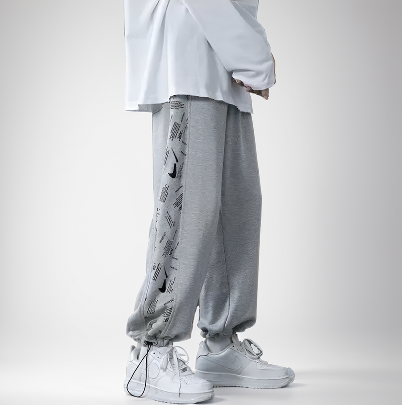 SOWHATON™ WEAR SIDE SCRIPT SWEATPANTS