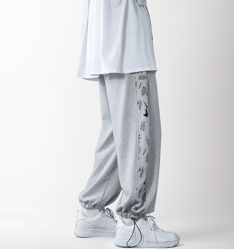 SOWHATON™ WEAR SIDE SCRIPT SWEATPANTS